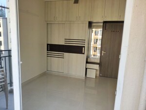 Room in 2 BHK Apartment at Signature Global Proxima, Sector 89 – for Rent