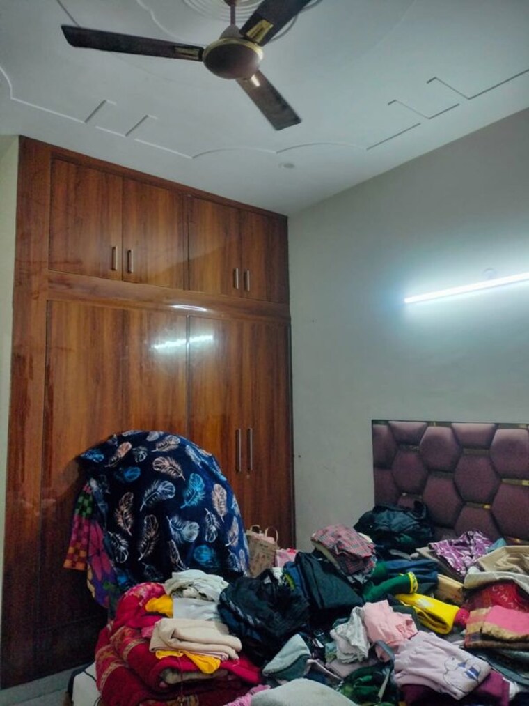  Parking, avantika colony 6 Bedroom 150 Sq.Yd. Independent House In Avantika Colony Ghaziabad 9987420
