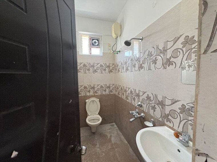 Bathroom, financial district 3 Bedroom 1750 Sq.Ft. Builder Floor In Financial District Hyderabad 9987424