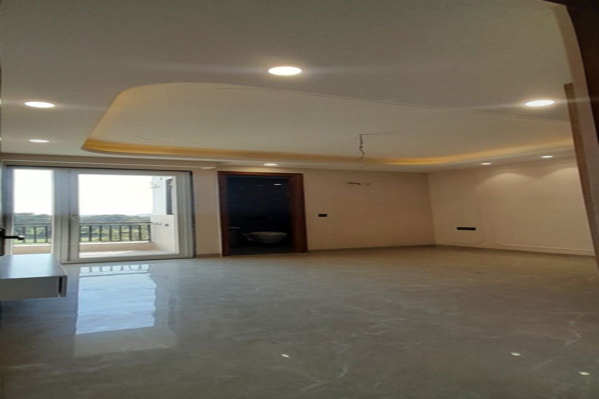 3 BHK + Extra Room 177 Sq.Yd. Builder Floor in Anant Raj The Estate Floors