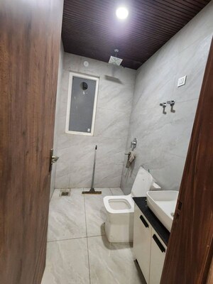 Bathroom in 1 BHK Builder Floor at The Grand, Sector 52 – for Rent