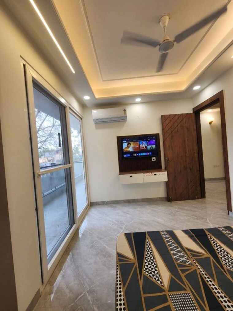  Parking, the-grand 1 Bedroom 800 Sq.Ft. Builder Floor In Sector 52 Gurgaon 9987443