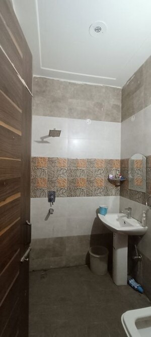 Bathroom in 2 BHK Builder Floor at Patiala Road – for Rent