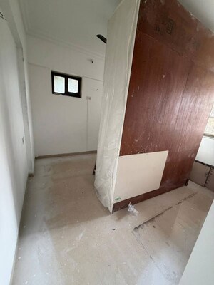 Furnished Amenities in 2 BHK Apartment at Dn Nagar – for Rent