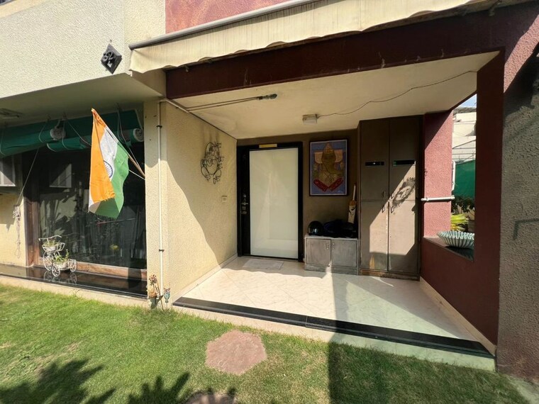 Exterior View, ramdevnagar 4 Bedroom 200 Sq.Yd. Villa In Ramdevnagar Ahmedabad 9987469