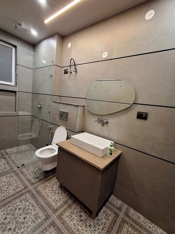 Bathroom in 1 BHK Builder Floor at The Grand, Sector 52 – for Rent