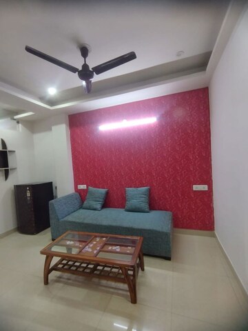 Furnished Amenities in 1 BHK Builder Floor at Greenwood City, Sector 40 – for Rent