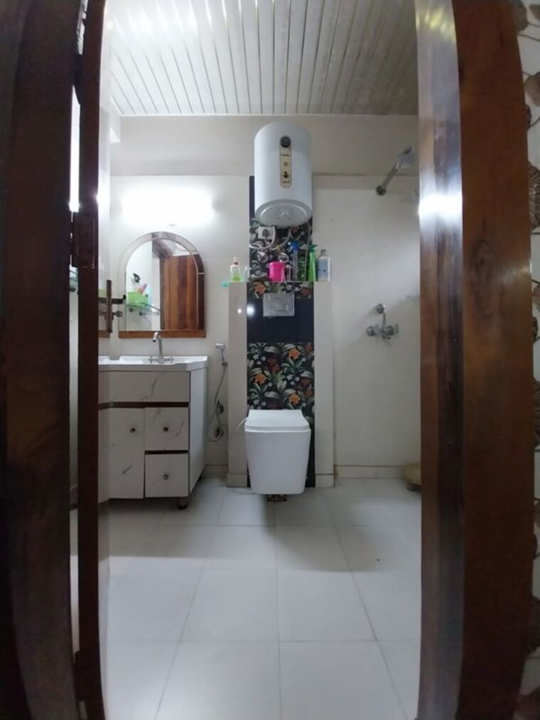 Bathroom, meenal-balmukund-residency 3 Bedroom 1405 Sq.Ft. Apartment In Raj Nagar Extension Ghaziabad 9987530