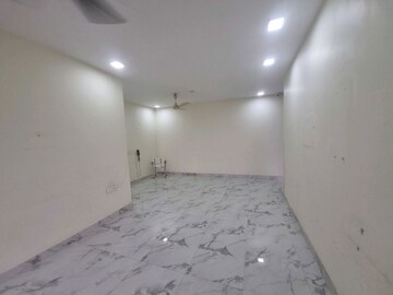 Room in 2 BHK Apartment at Raheja Ridgewood, Goregaon East – for Rent