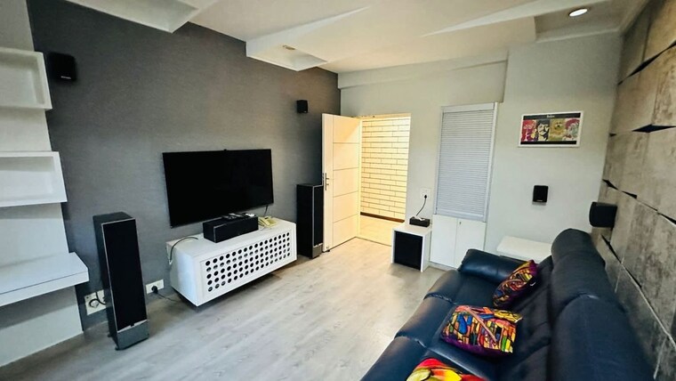Master Bedroom, dlf-oakwood-estate 1.5 Bedroom 945 Sq.Ft. Apartment In Dlf Phase ii Gurgaon 9987538