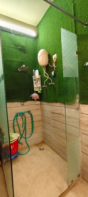 2 BHK Builder Floor – Garden View at Vineet Khand - for Rent