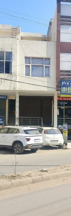 Showroom For Sale in Patiala Road