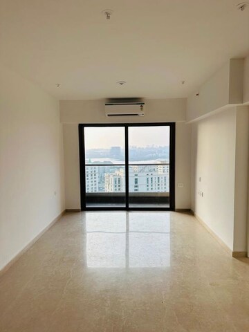 Room in 4 BHK Apartment at Kanakia Silicon Valley, Powai – for Rent