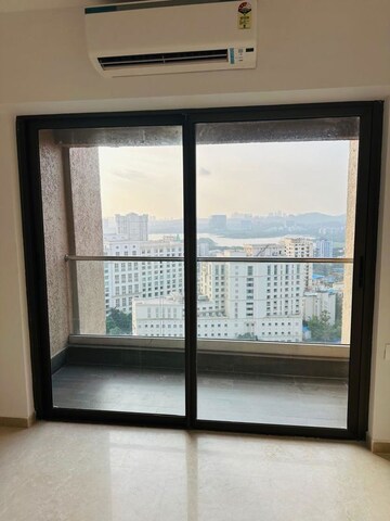 Room in 4 BHK Apartment at Kanakia Silicon Valley, Powai – for Rent