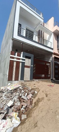3 BHK + Pooja Room Independent House For Sale in Paharia