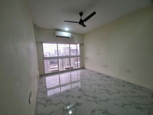 Room in 3 BHK Apartment at Raheja Ridgewood, Goregaon East – for Rent