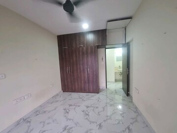 Room in 3 BHK Apartment at Raheja Ridgewood, Goregaon East – for Rent