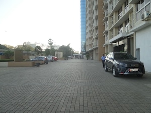 Parking in 3 BHK Apartment at Raheja Ridgewood, Goregaon East – for Rent