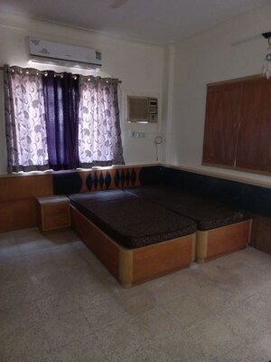  Pg For Rent in Koregaon Park