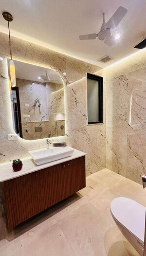 Kitchen in 3 BHK Apartment at DLF Oakwood Estate, Dlf Phase ii – for Rent