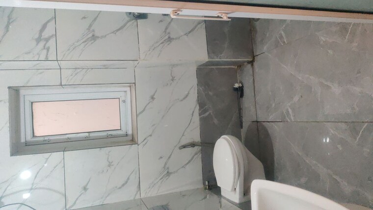 Bathroom, alaknanda 3.5 Bedroom 200 Sq.Yd. Builder Floor In Alaknanda Delhi 9987620