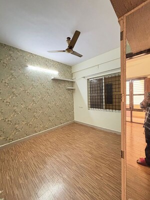 Room in 2 BHK Apartment at Vignana Nagar – for Rent