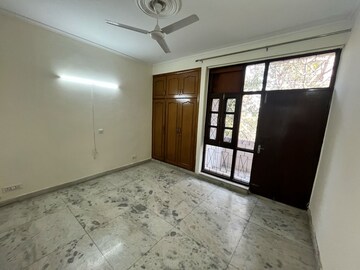 Room in 2.5 BHK Builder Floor at Bancourt Apartment, Sector 44 – for Rent