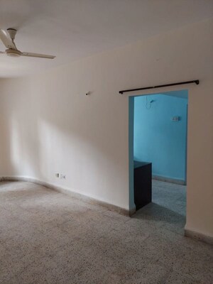 Room in 2 BHK Apartment at Kothrud – for Rent