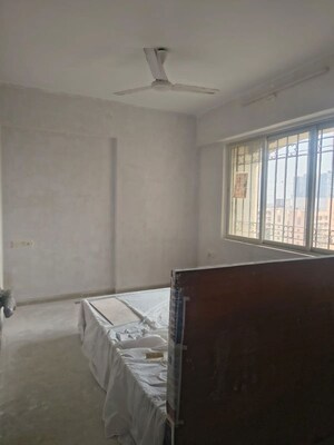 Room in 3 BHK Apartment at Dosti Acres Aster, Wadala East – for Rent