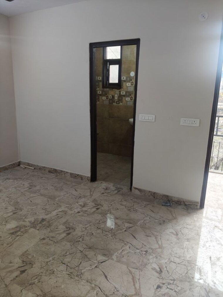 Room, jungpura extension 2 Bedroom 650 Sq.Ft. Builder Floor In Jungpura Extension Delhi 9987647
