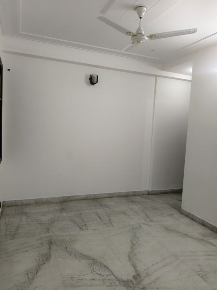 Room, saket 3 Bedroom 250 Sq.Yd. Apartment In Saket Delhi 9987678