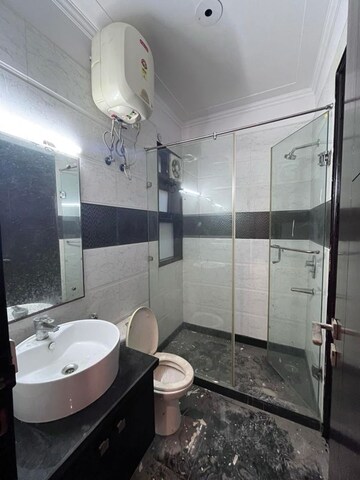 Bathroom in 3 BHK Builder Floor at Sushant Vyapaar Kendra, Dlf Phase iv – for Rent