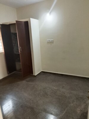 Room in 1 BHK Builder Floor at Ejipura – for Rent