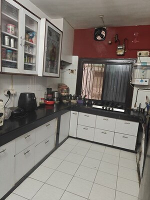 Master Bedroom in 3 BHK Independent House at Parakh Homes, Gyan Khand I – for Rent