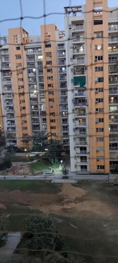 3.5 BHK + Servant Room Apartment For Sale in BPTP Park Grandeura