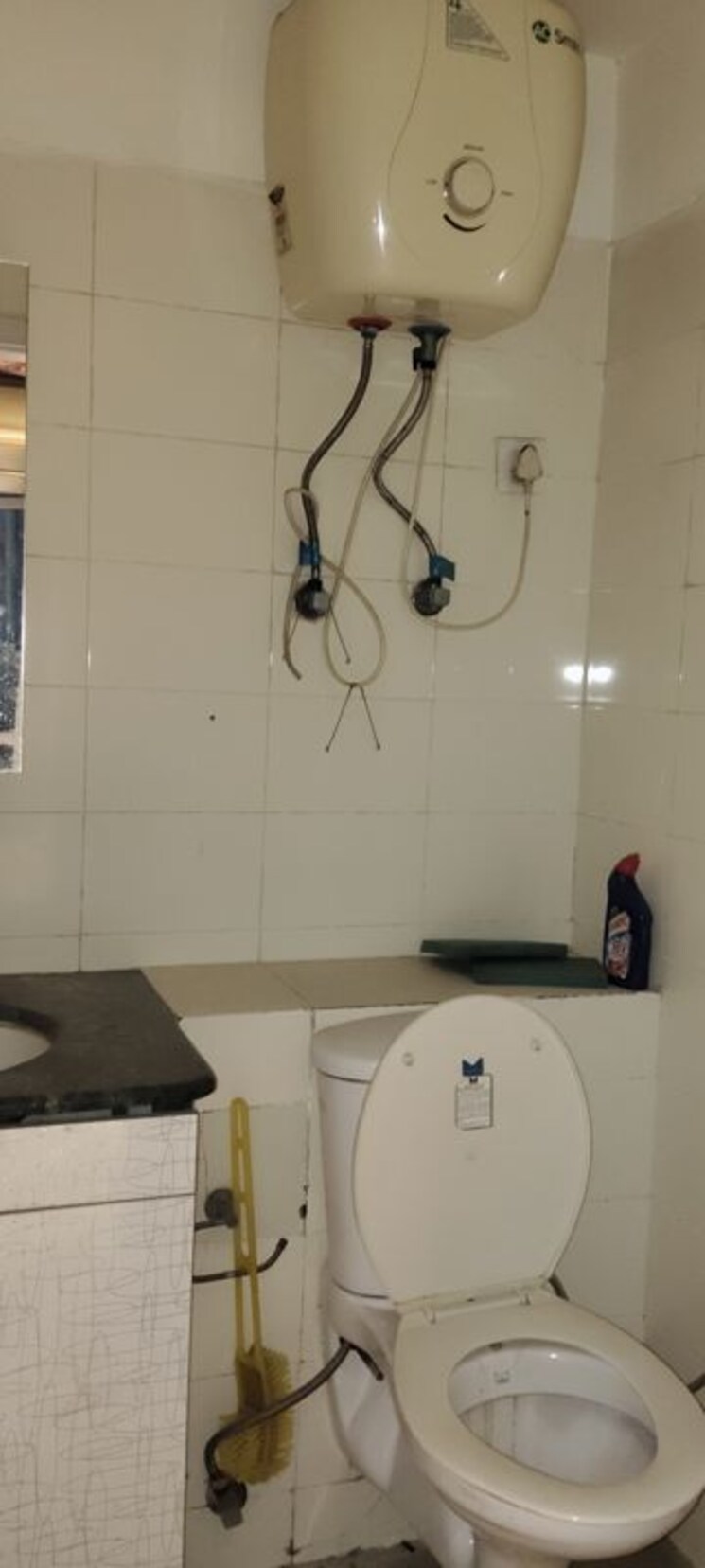 Bathroom, bptp-park-grandeura 3.5 Bedroom 2032 Sq.Ft. Apartment In Sector 82 Faridabad 9987721