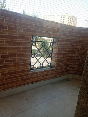 Room in 4 BHK Apartment at Sector 12 Dwarka – for Rent