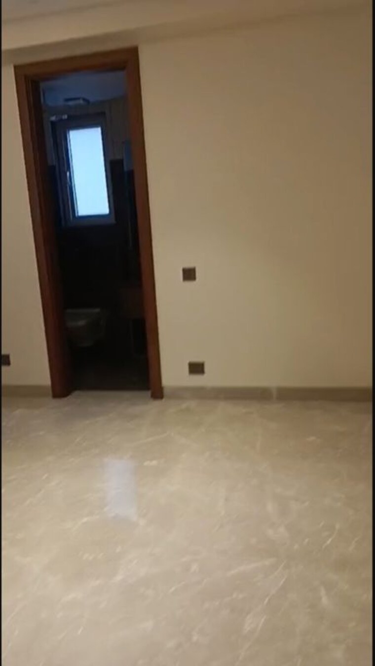 Room, vasant vihar 4 Bedroom 400 Sq.Yd. Builder Floor In Vasant Vihar Delhi 9987730