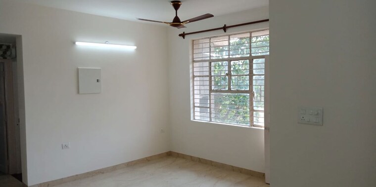 Room, sector 9 dwarka 2 Bedroom 1200 Sq.Ft. Apartment In Sector 9 Dwarka Delhi 9987245