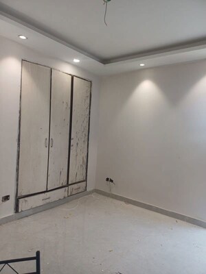 Room in 2 BHK Apartment at Sector 11 Dwarka – for Rent