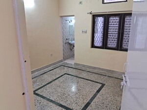 Room in 2.5 BHK Villa at Gomti Estate Phase III, Gomti Nagar – for Sale
