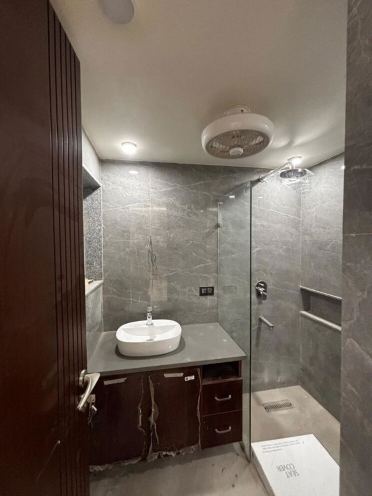 Bathroom, vasant kunj 4 Bedroom 2200 Sq.Ft. Apartment In Vasant Kunj Delhi 9987802