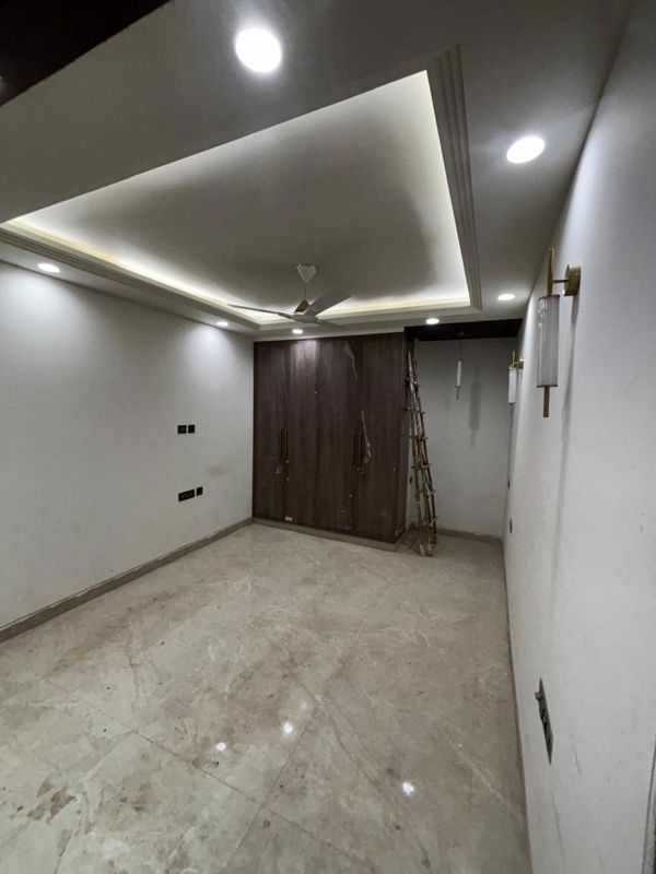 4 BHK + Extra Room Apartment For Sale in Vasant Kunj