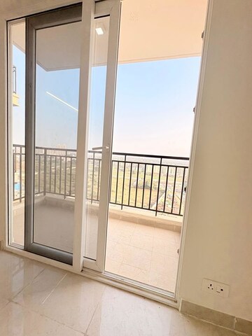 Room in 3 BHK Apartment at Signature The Millennia 3, Sector 37d – for Sale