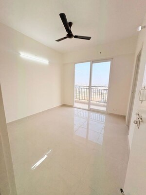 Room in 3 BHK Apartment at Signature The Millennia 3, Sector 37d – for Sale