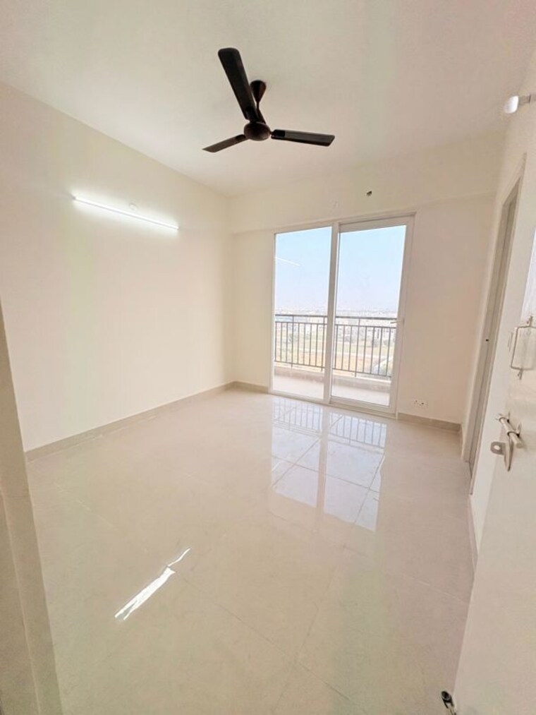 Room, signature-the-millennia-3 3 Bedroom 698 Sq.Ft. Apartment In Sector 37d Gurgaon 9987839
