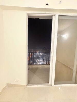 Room in 3 BHK Apartment at Signature The Millennia 3, Sector 37d – for Sale