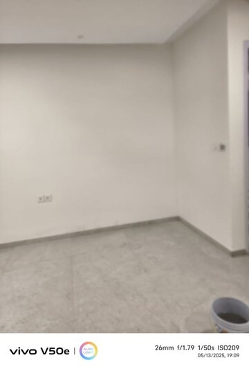 Room in 2 BHK Apartment at Lodha Fiorenza, Goregaon East – for Rent