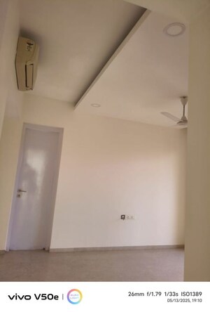 Room in 2 BHK Apartment at Lodha Fiorenza, Goregaon East – for Rent