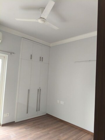 Room in 3 BHK Apartment at Sohna Sector 33 – for Rent